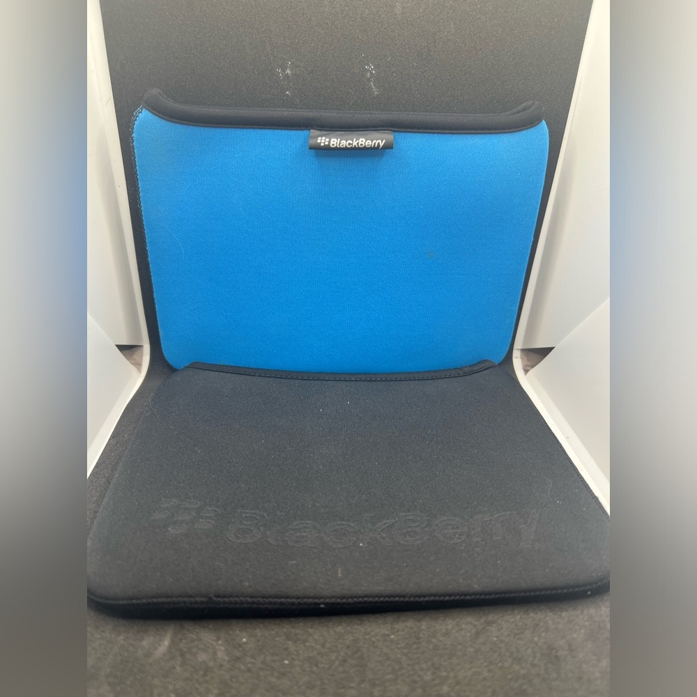 🥰 4/$25 - BlackBerry Tablet Sleeve - 2 available- blue or black